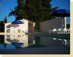 la piscine dos au Ventoux